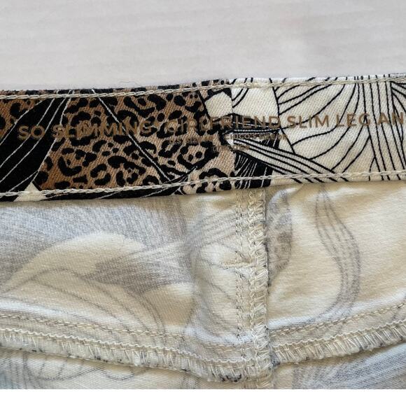 Chico's So Slimming Girlfriend Slim Leg Ankle Jean Tropical Animal/Leopard, 4 - Picture 9 of 15